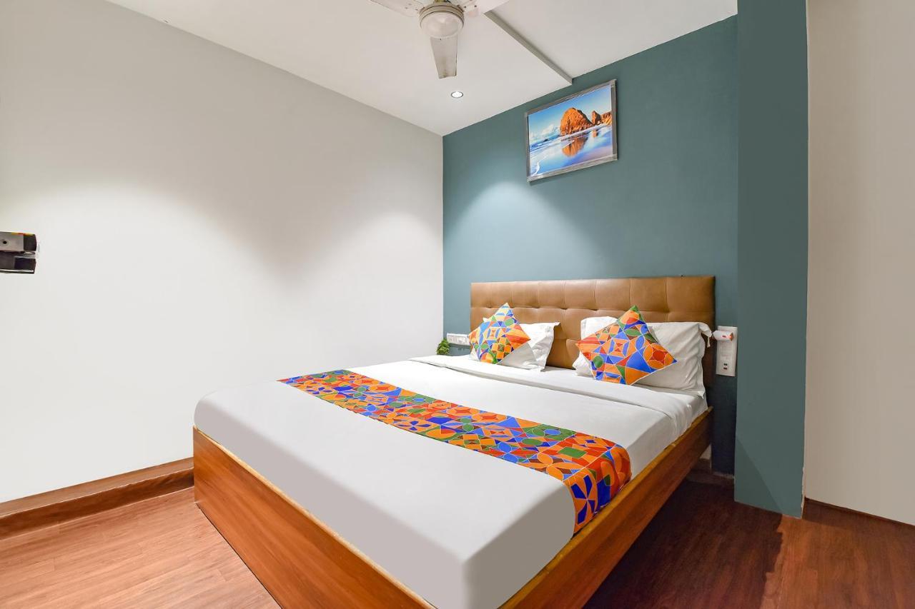 Fabhotel Nidhivan, Udhna Junction Surat Bagian luar foto